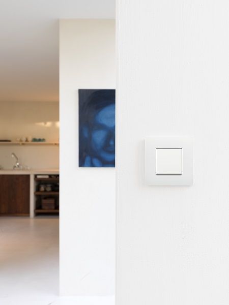 Niko - Pure Liquid Snow White Niko - Pure Liquid Snow White